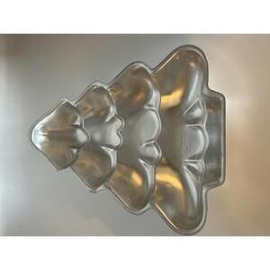 Wilton 1986 Christmas Tree Cake Pan